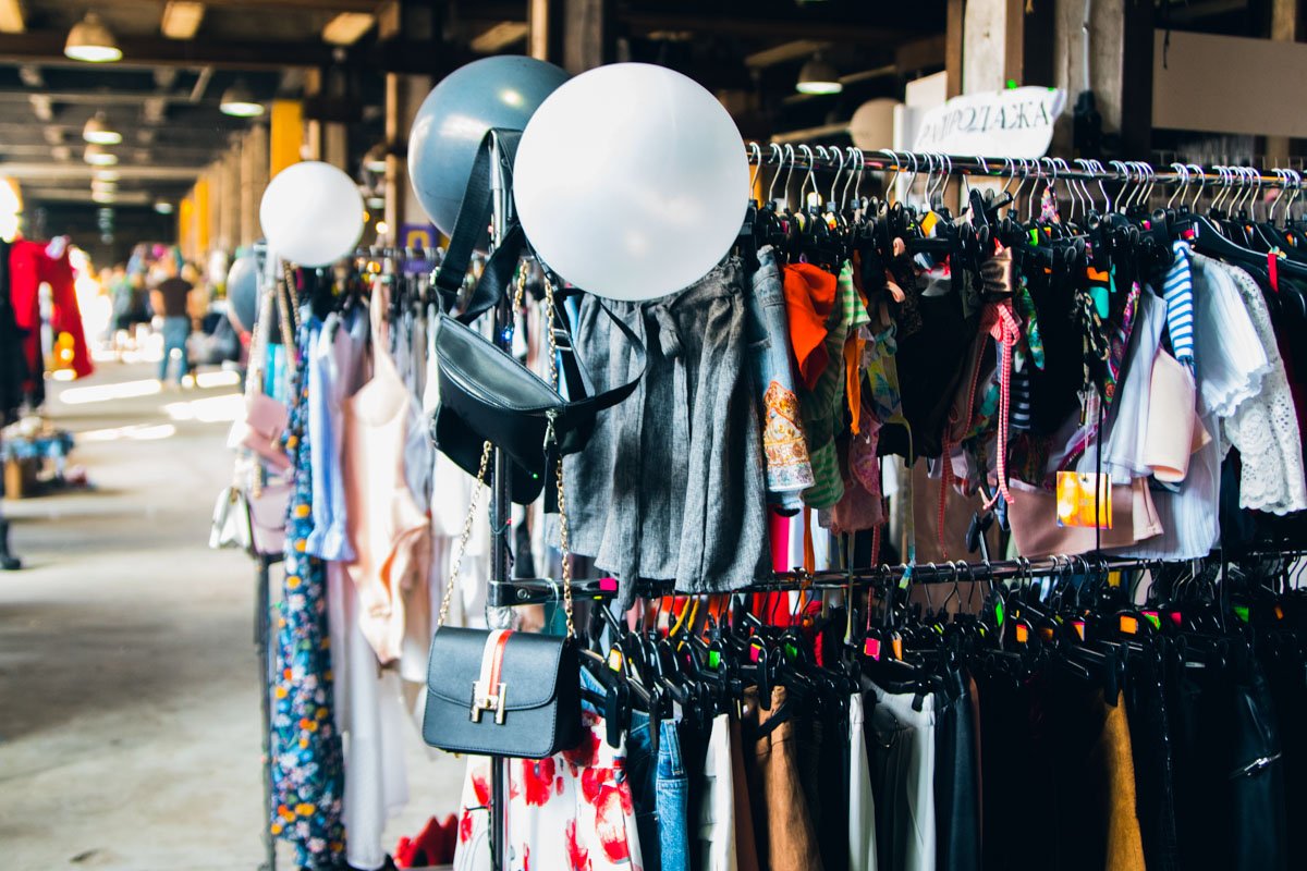 Вот, собственно, и сама барахолка Вот, собственно, и сама барахолка