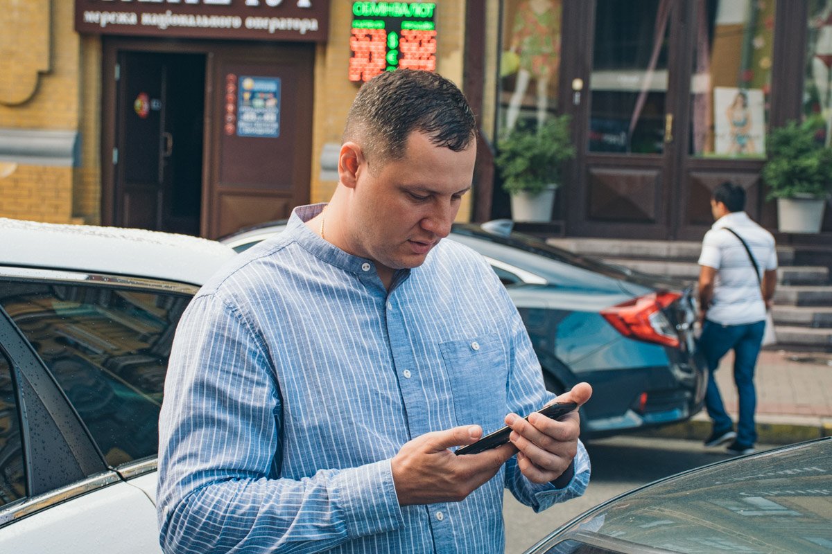 Работник "Информатора" тоже очень занятой человек 