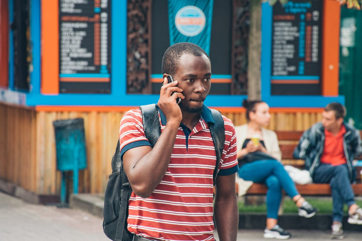 Наверное получает нагоняй от шефа за опоздание на работу