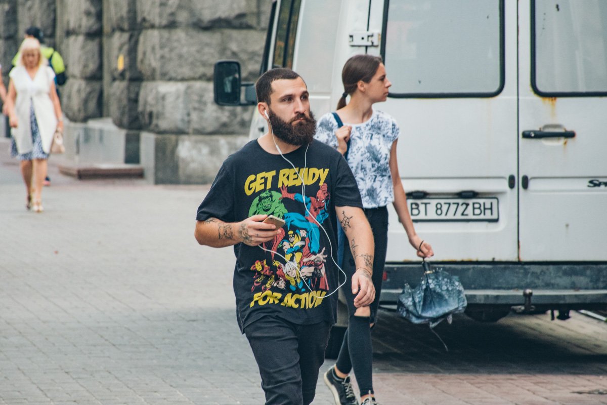 Идти под музыку гораздо приятнее