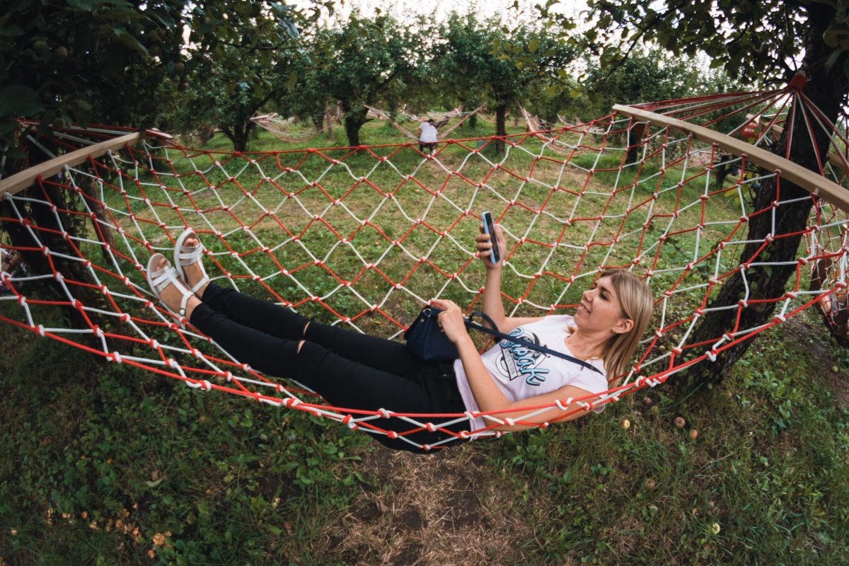Вход в "Сад" бесплатный, поэтому валяться в гамаке можно сколько душа пожелает 
