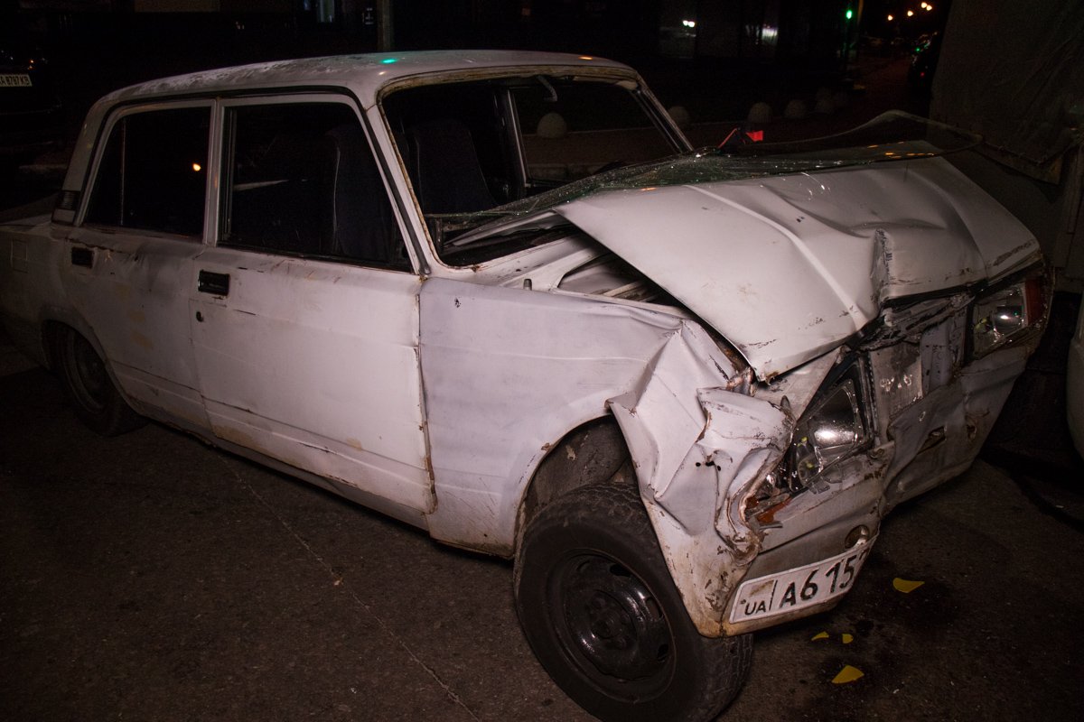 Все, кто был в "ВАЗе" скрылись с места ДТП Все, кто был в "ВАЗе" скрылись с места ДТП