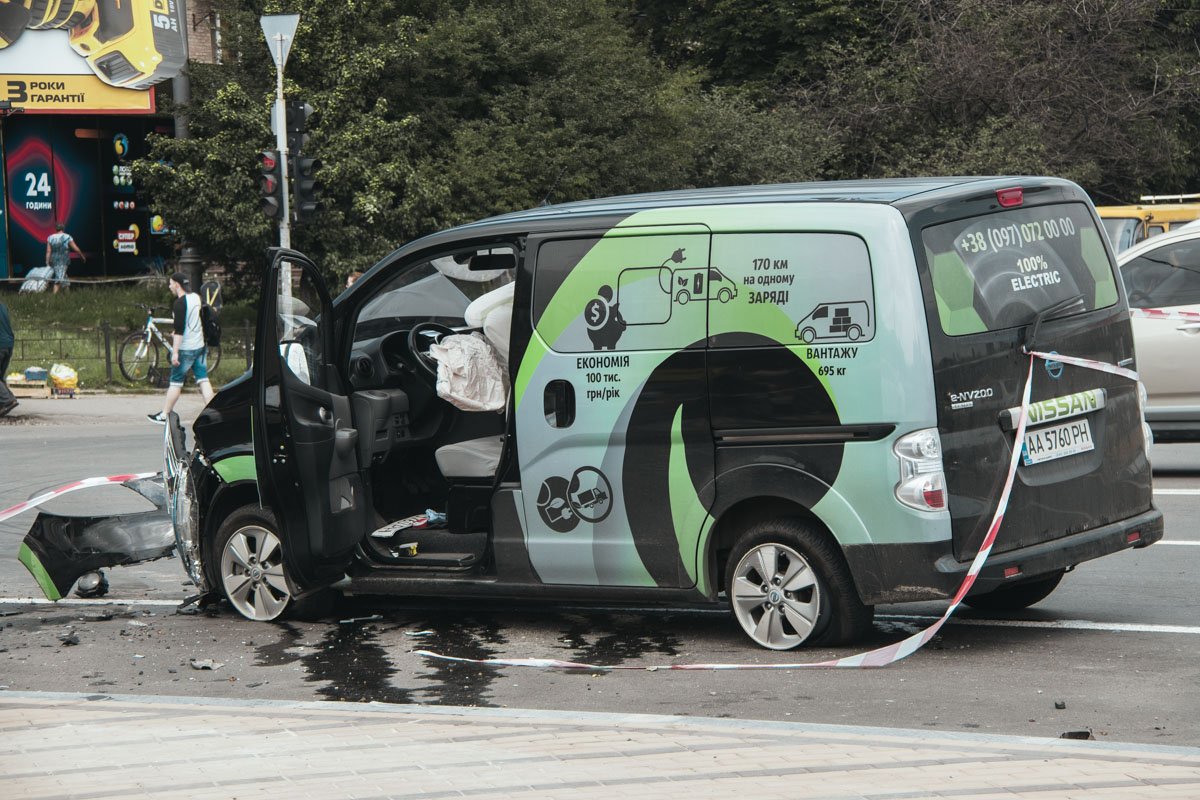 Драйвера авто спасли подушки безопасности