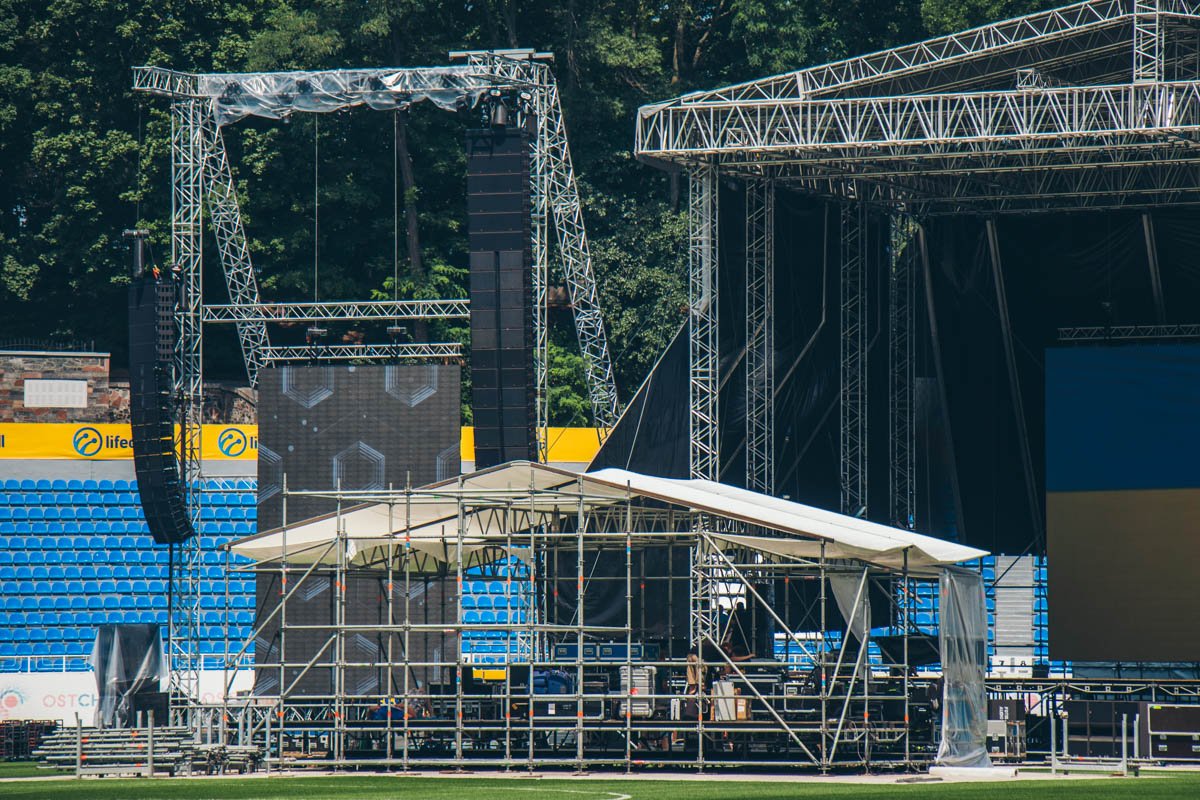На стадионе "Динамо" ведутся последние приготовления перед фестивалем UPark 