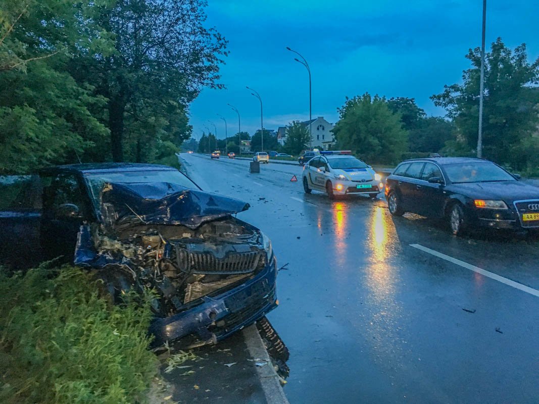 24 июля в Киеве по адресу улица Газопроводная, 8 произошло тройное ДТП