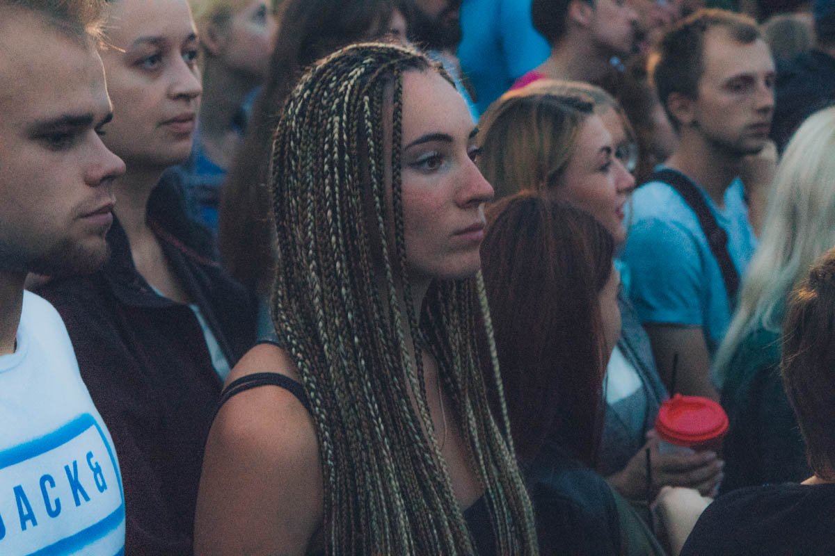 Концерт задержали на добрых два часа, и это немного расстроило присутствующих 