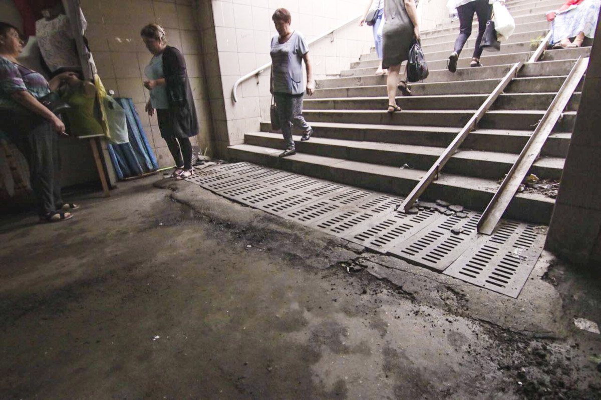 Как выглядит подземный переход на "Шулявской" в Киеве после потопа 2