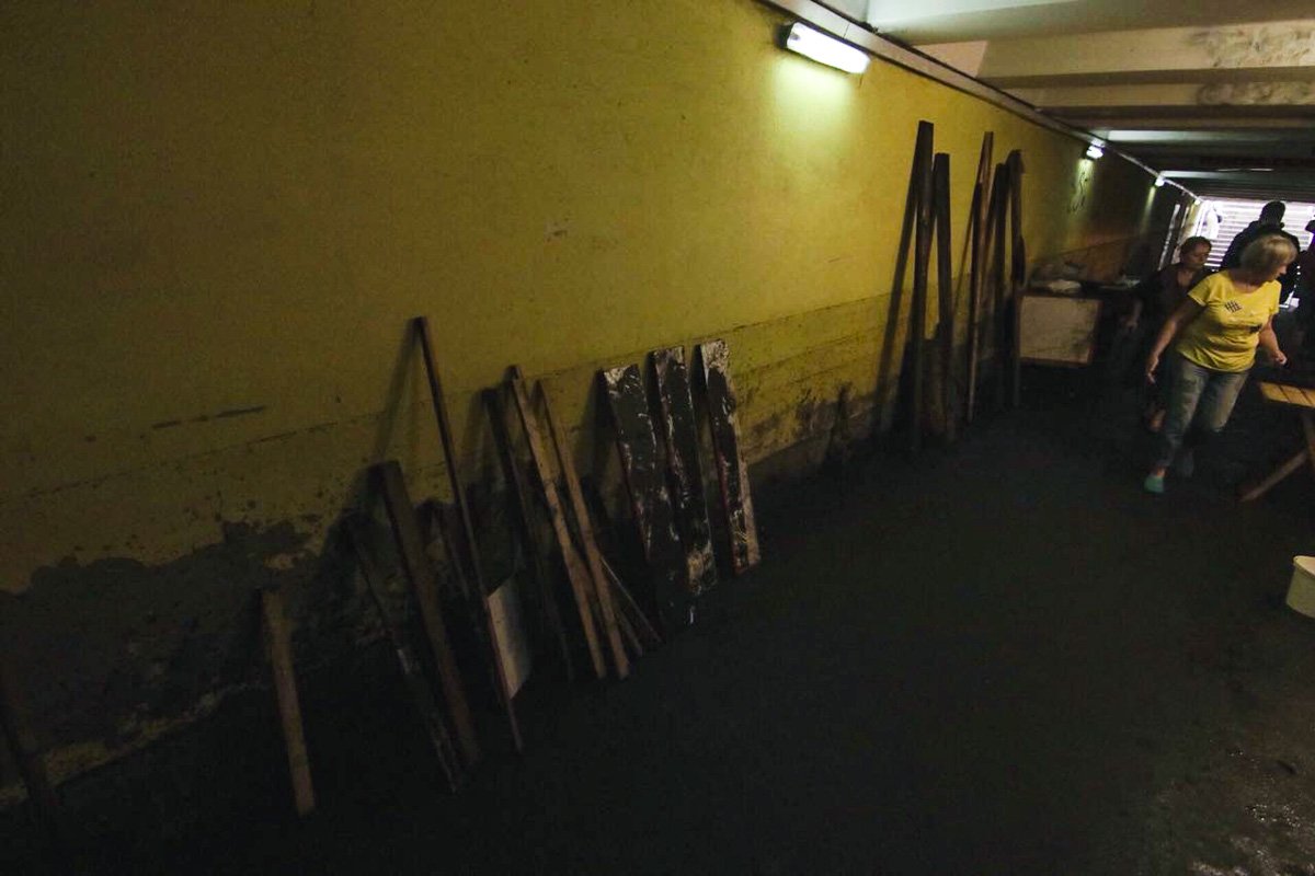 Как выглядит подземный переход на "Шулявской" в Киеве после потопа 4