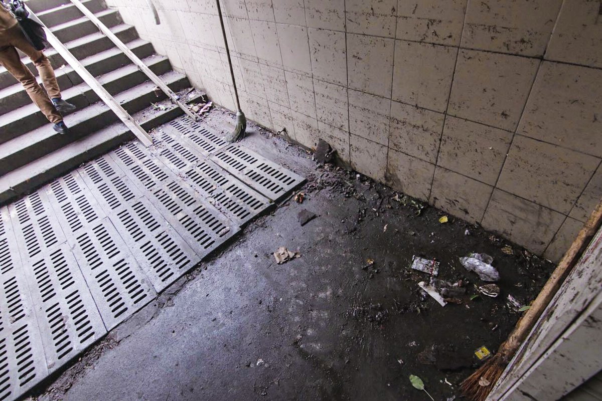 Как выглядит подземный переход на "Шулявской" в Киеве после потопа 8