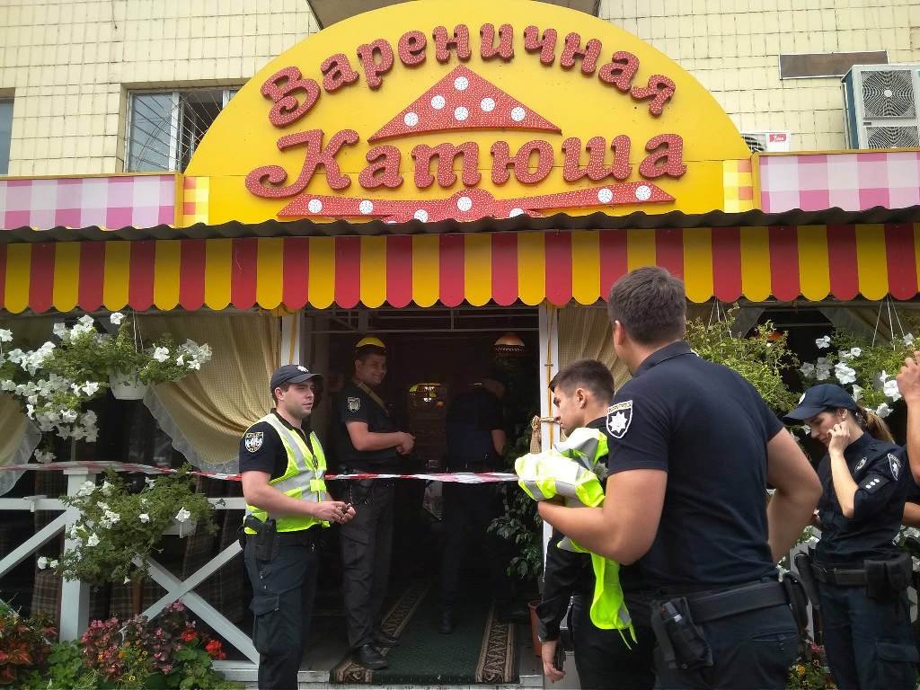 Правоохранители разыскивают преступников, "вареничная" временно закрыта