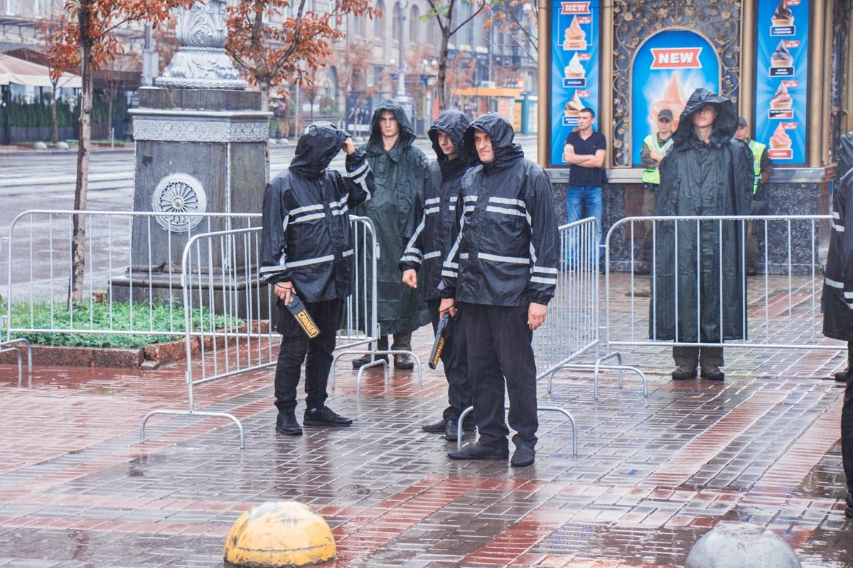 За порядком следят около 5 тысяч правоохранителей