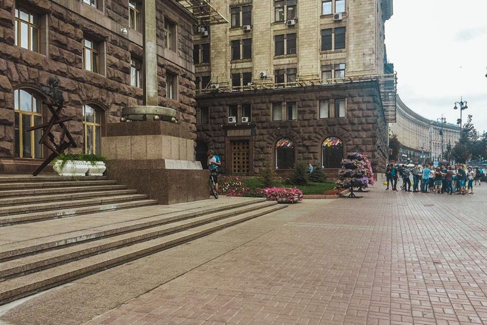 Брендвол установили по распоряжению Киевсовета