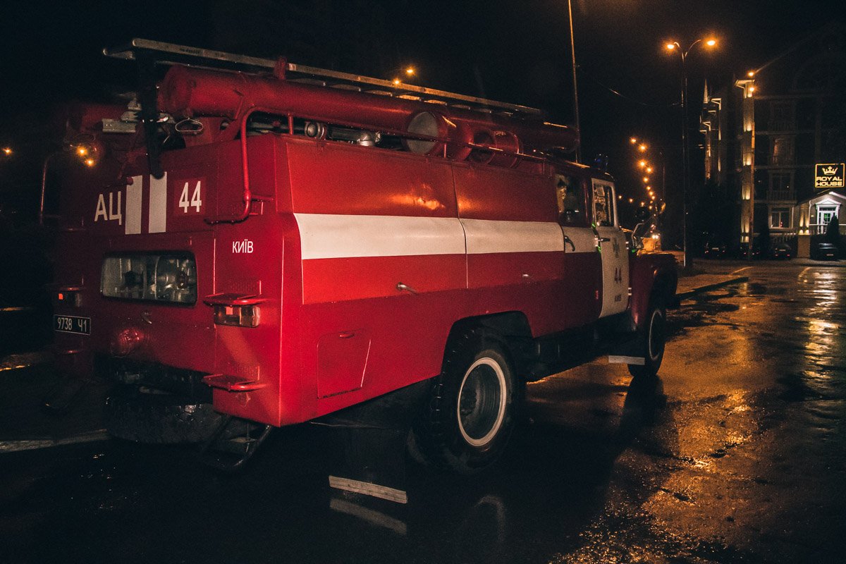 На месте происшествия работали две единицы пожарной техники