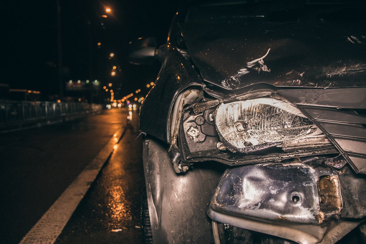 У Renault разбит весь перед автомобиля