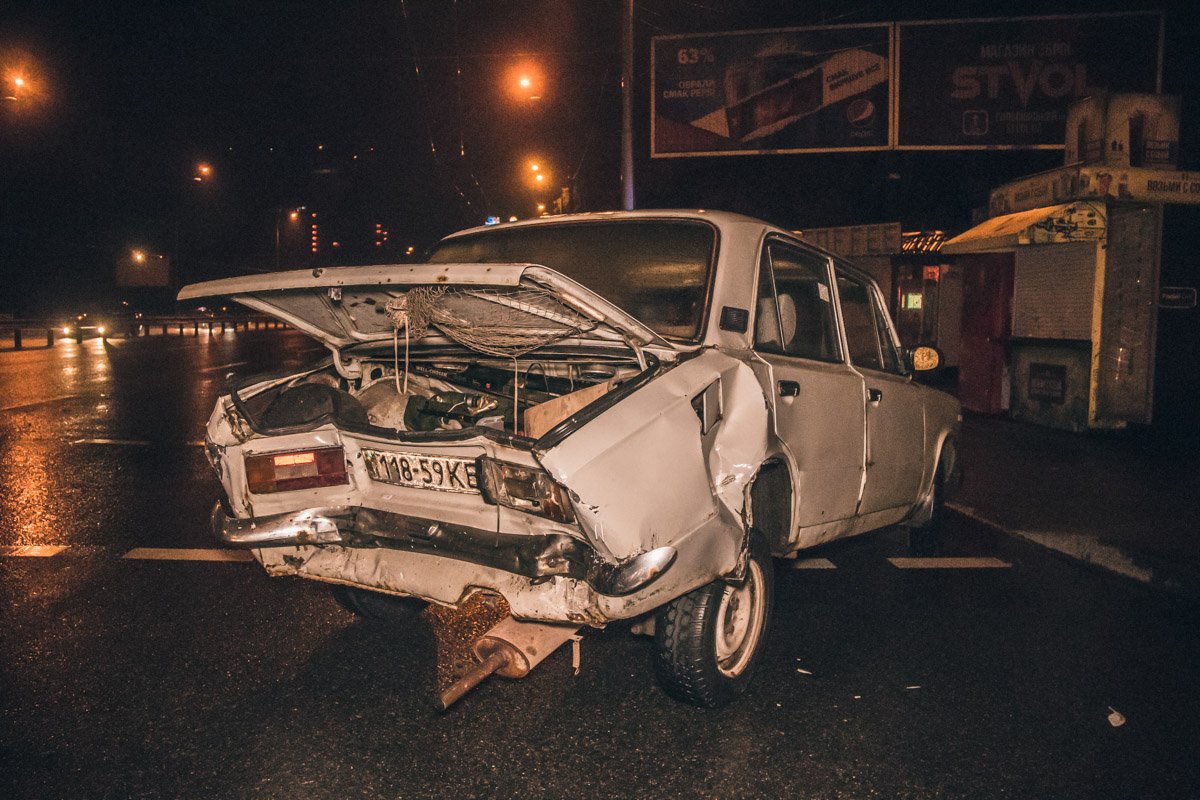 Старому жигуленку досталось не меньше