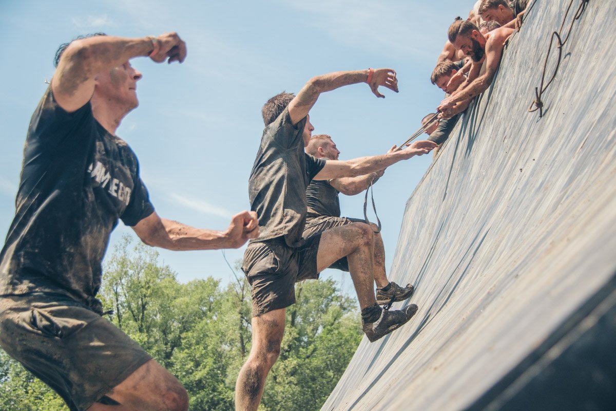Одним из них стал трамплин, куда надо было взобраться с разбега Одним из них стал трамплин, куда надо было взобраться с разбега