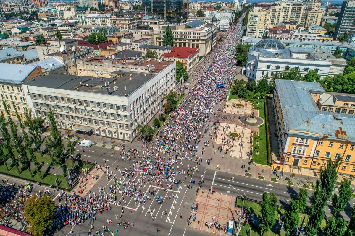 Ход растянулся на несколько километров Ход растянулся на несколько километров