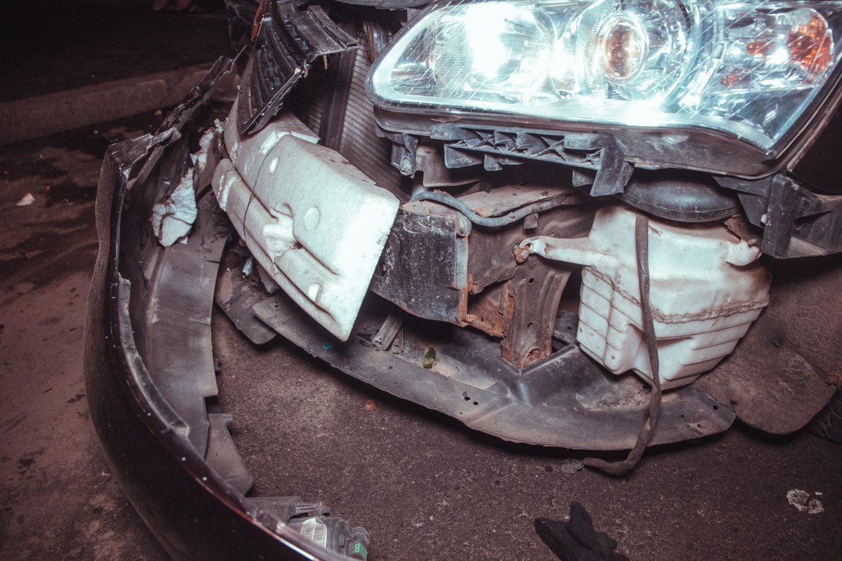 Чтобы не оформлять ДТП, виновница аварии договорилась с водителем BMW покрыть расходы на ремонт