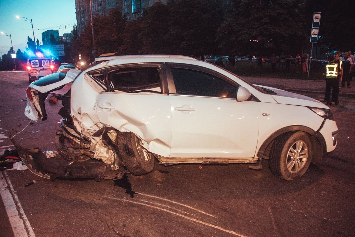 Audi A4 протаранил KIA Sportage