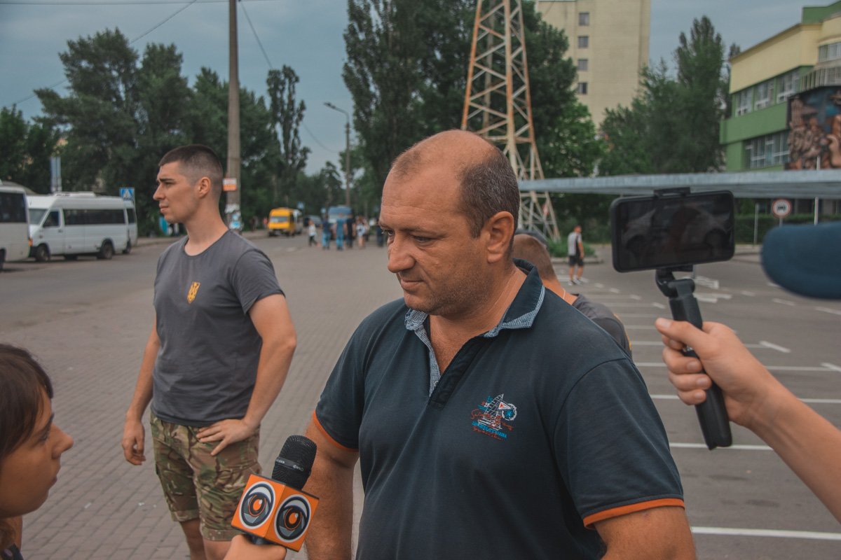 Директор ТОВ "Автосервис" Игорь Коломиец рассказал, что такой рэкет происходит на территории всей Украины