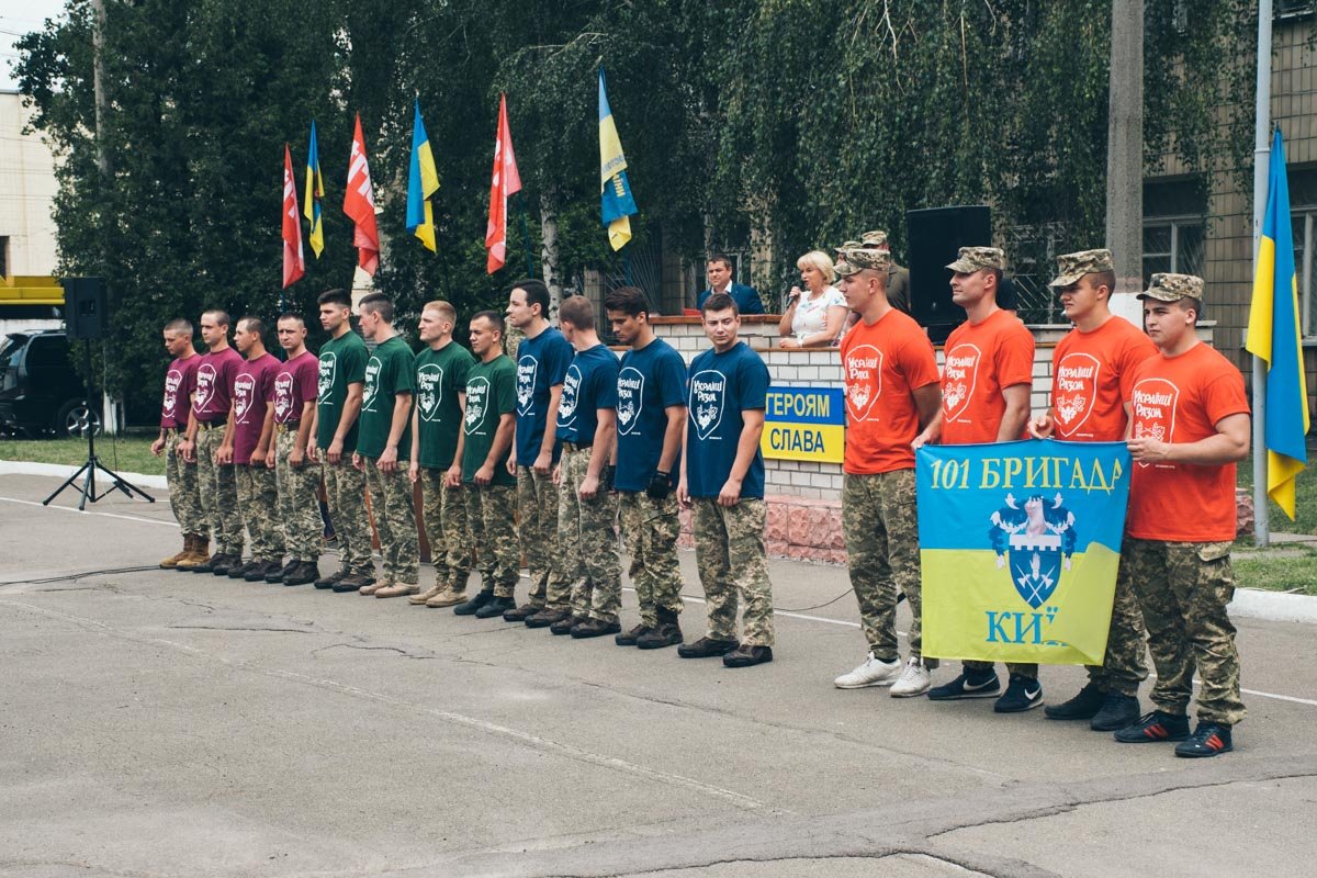 Четыре команды соревновались в Киеве за звание стронгменов Четыре команды соревновались в Киеве за звание стронгменов