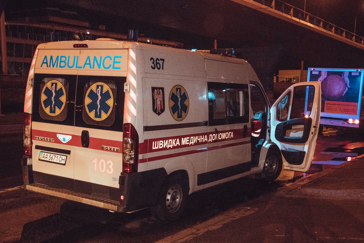 На месте дежурили медики