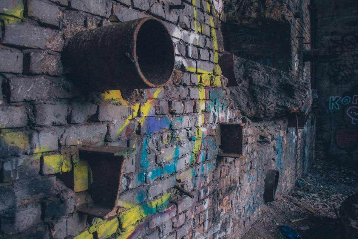 Только эти стены знают подробности прошедших лет Только эти стены знают подробности прошедших лет