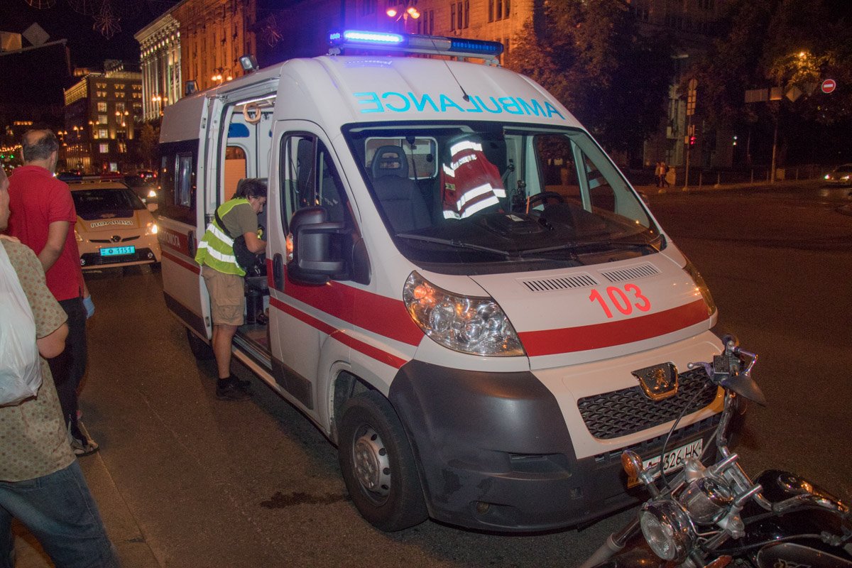 В результате аварии пилот мотоцикла получил травмы различной степени тяжести