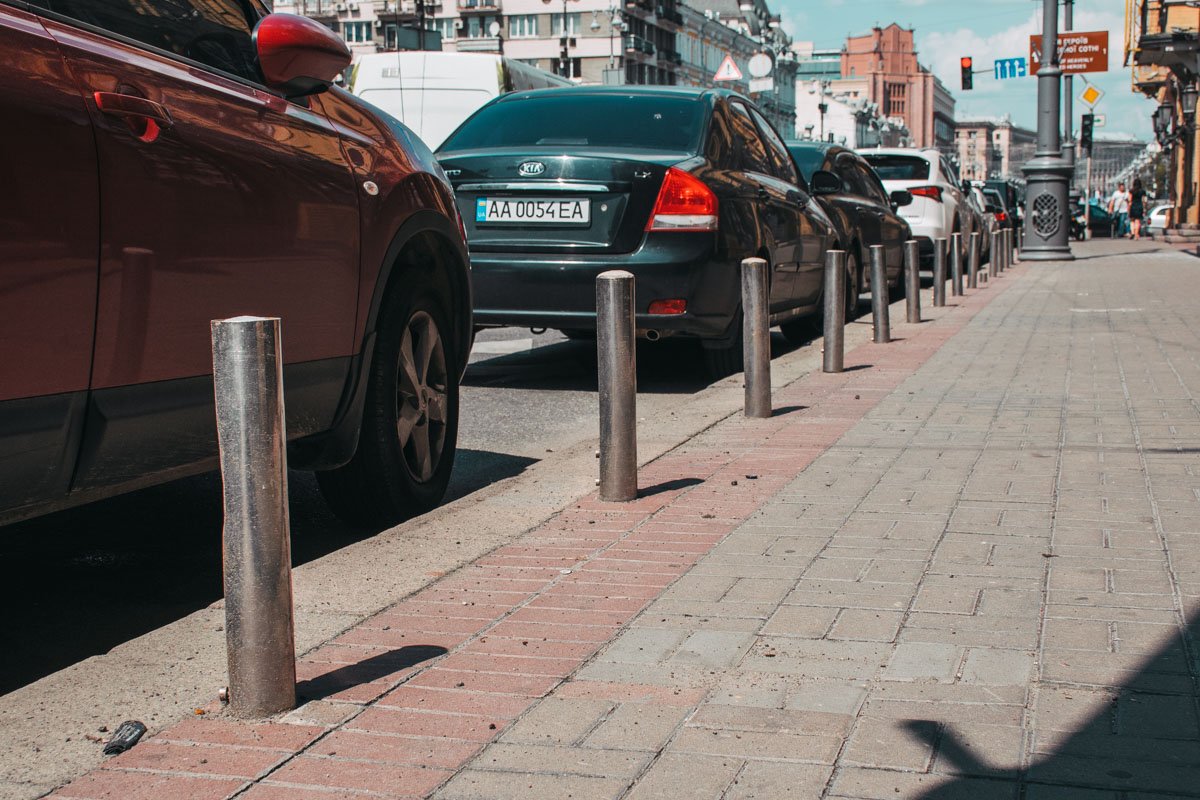 Автомобилисты! Не паркуйтесь на тротуарах!