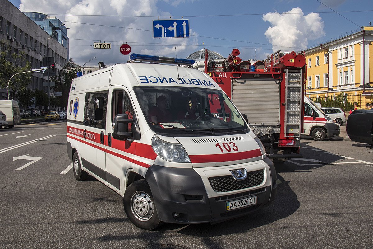 На место прибыли медики и пожарные