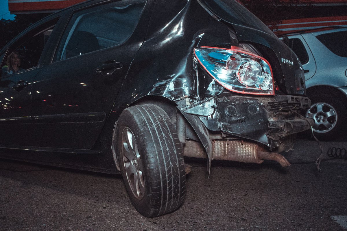 В Киеве на бульваре Леси Украинки произошло ДТП