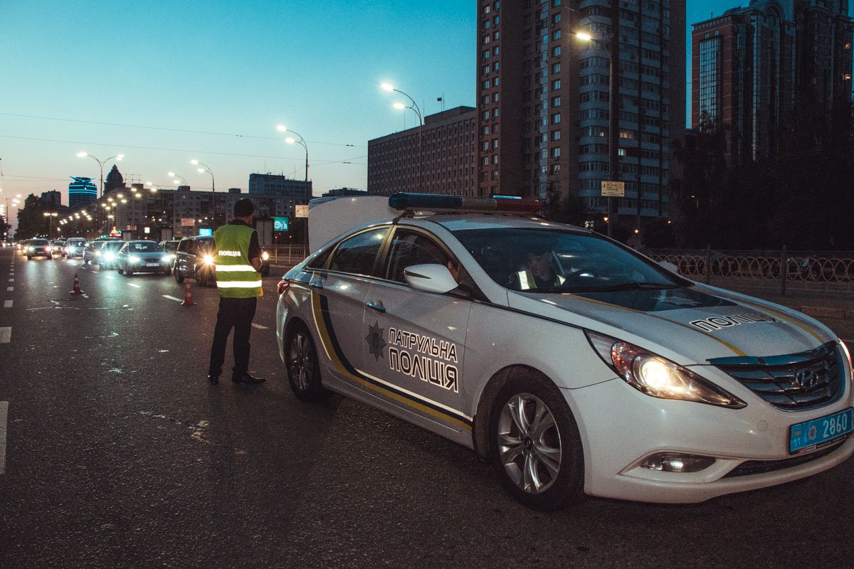 Движение по бульвару Леси Украинки в сторону проспекта Дружбы Народов в первой и второй полосе затруднено