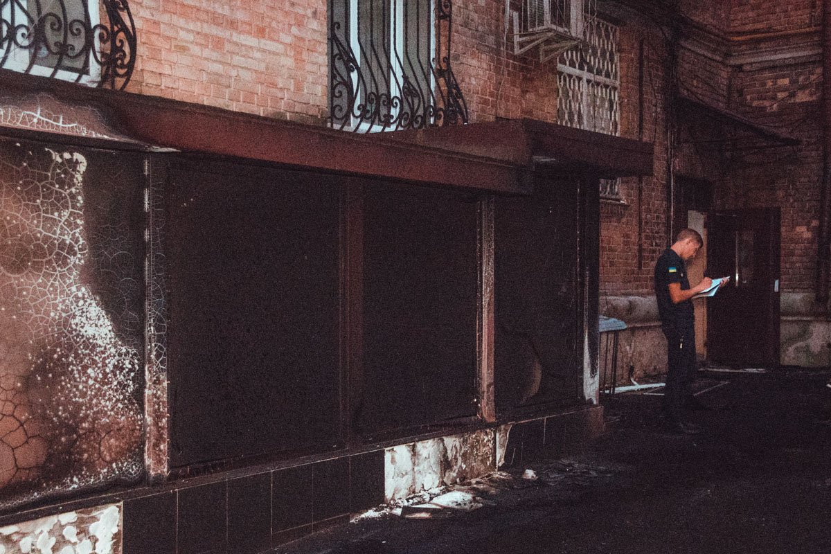 Также от огня пострадало здание