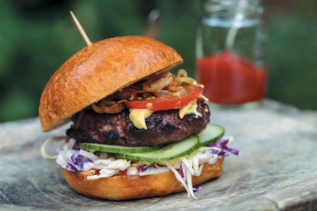 В США придумали робота, который занимается приготовлением бургеров В США придумали робота, который занимается приготовлением бургеров