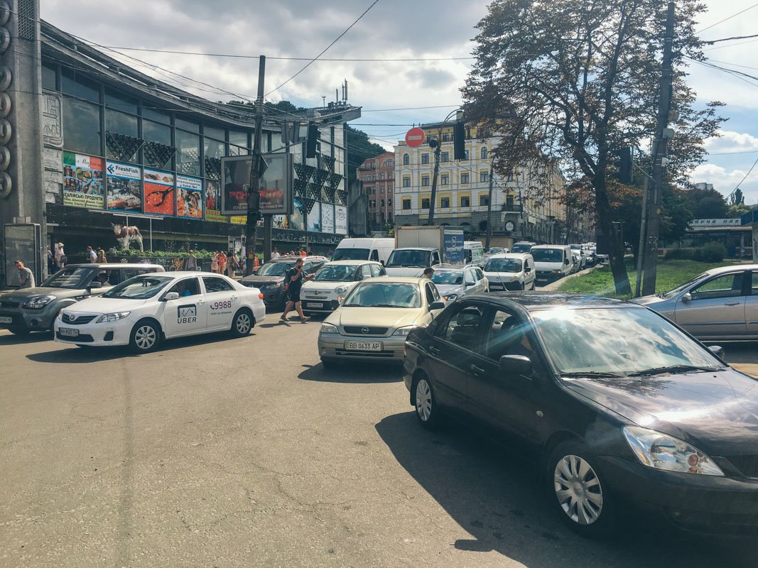 Движение транспорта перекрыли