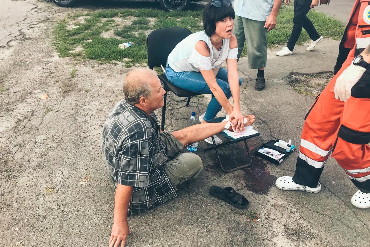 Водитель авто Volkswagen выстрелил в ногу одного из активистов