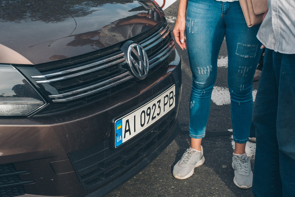 Полиция разыскивает автомобиль стрелявшего Полиция разыскивает автомобиль стрелявшего