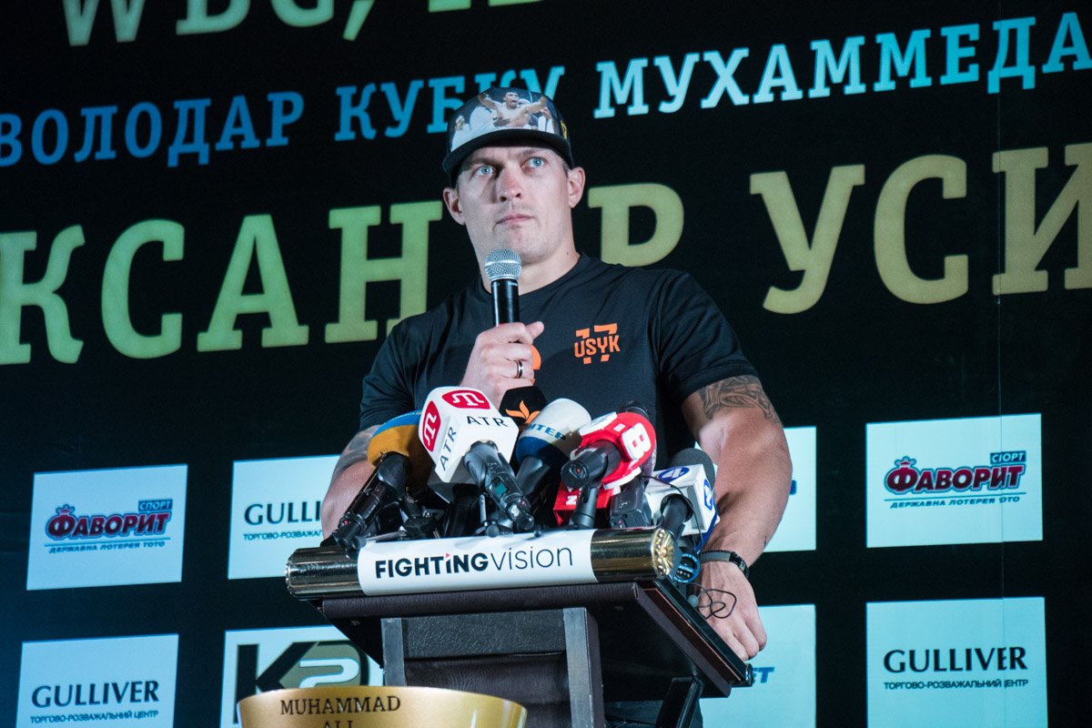 На данный момент команда Усика ведет переговоры с промоутером Энтони Джошуа и Тони Белью
