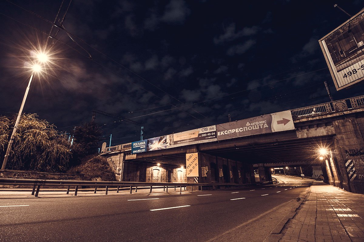 Согласитесь, баннеры и рекламные объявления портят внешний вид столичных улиц