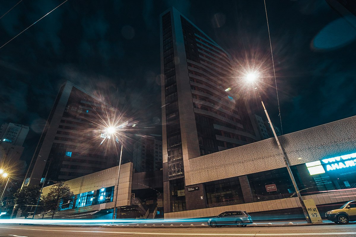 При ярком освещении улиц так сложно рассмотреть небо, а ведь оно красивое!