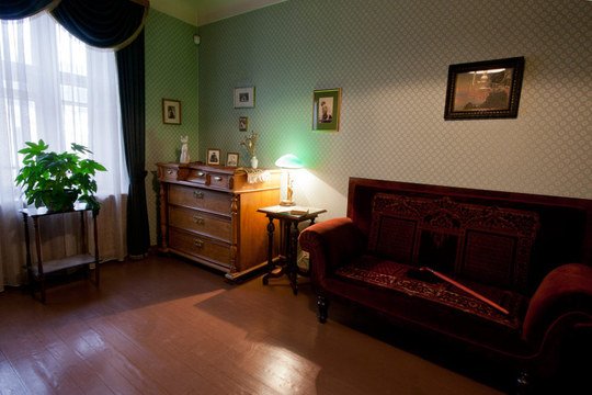 Хотите побывать "дома" у Леси Украинки или у Николая Лысенко? 