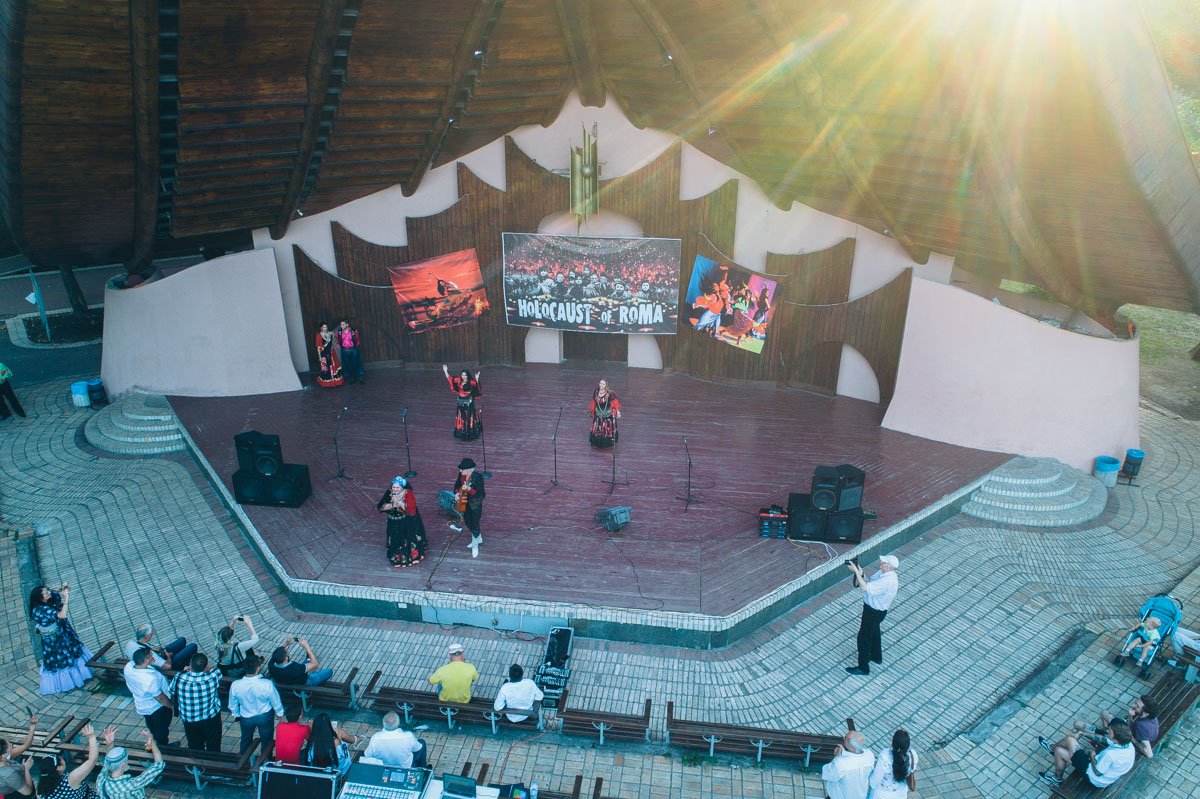 Музыкальный вечер цыганских романсов в столице приурочили к Международному дню Холокоста ромов Музыкальный вечер цыганских романсов в столице приурочили к Международному дню Холокоста ромов