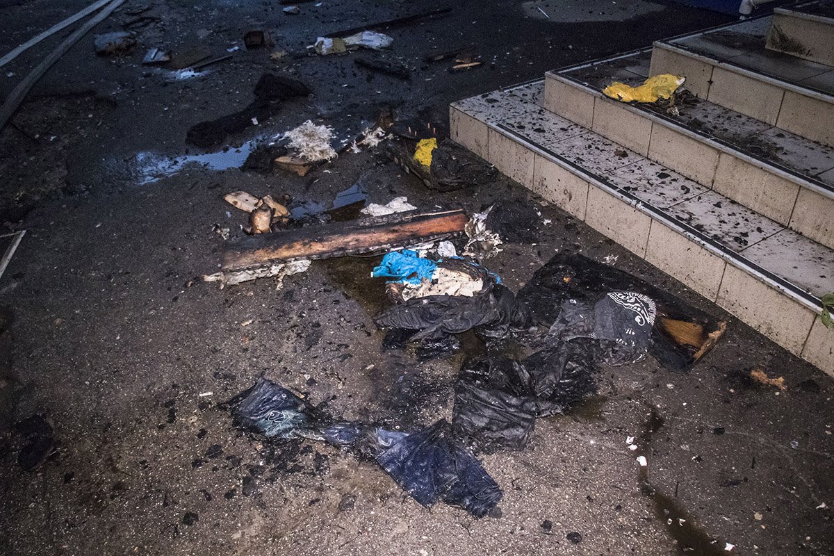 Причина пожара устанавливается 