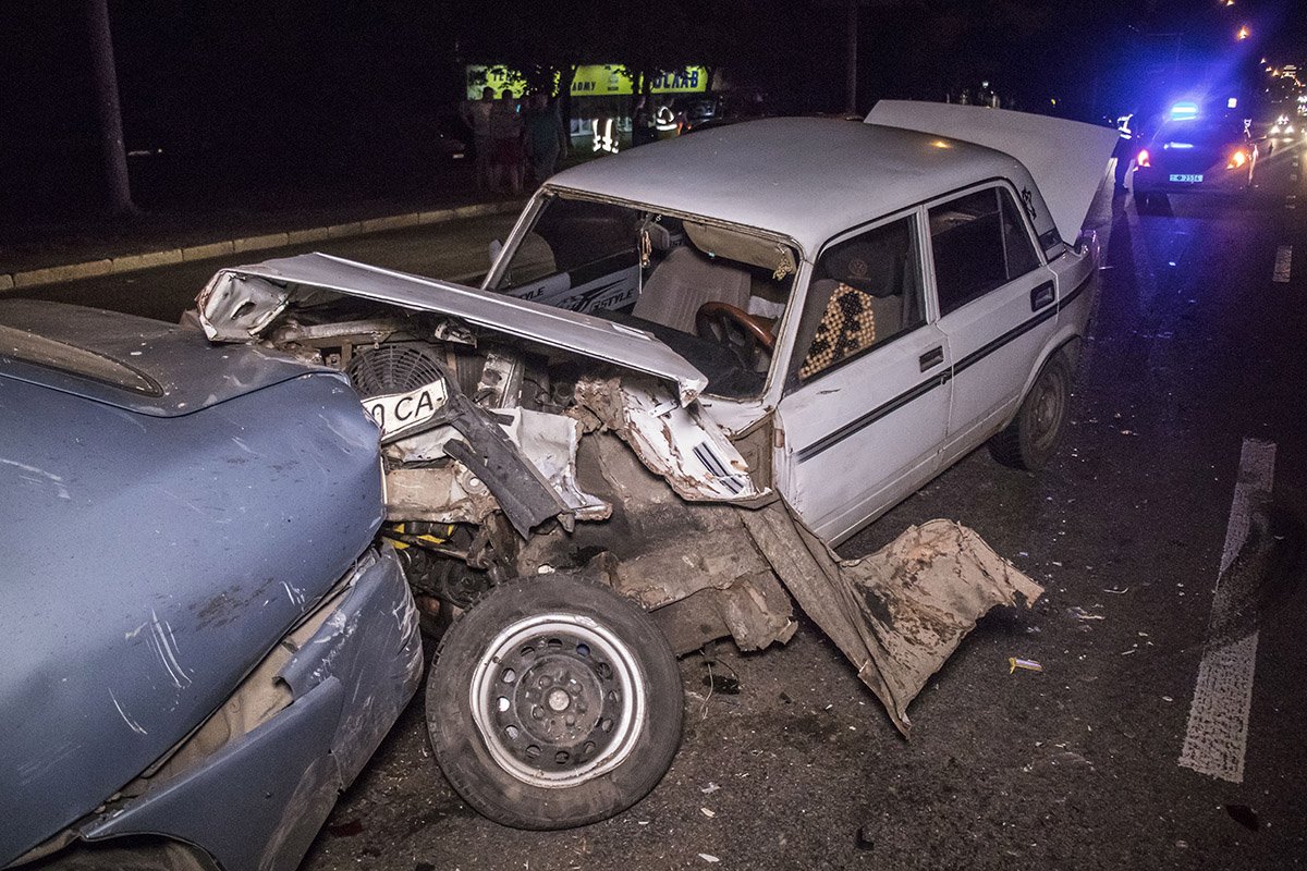 На проспекте Победы столкнулись пять автомобилей На проспекте Победы столкнулись пять автомобилей