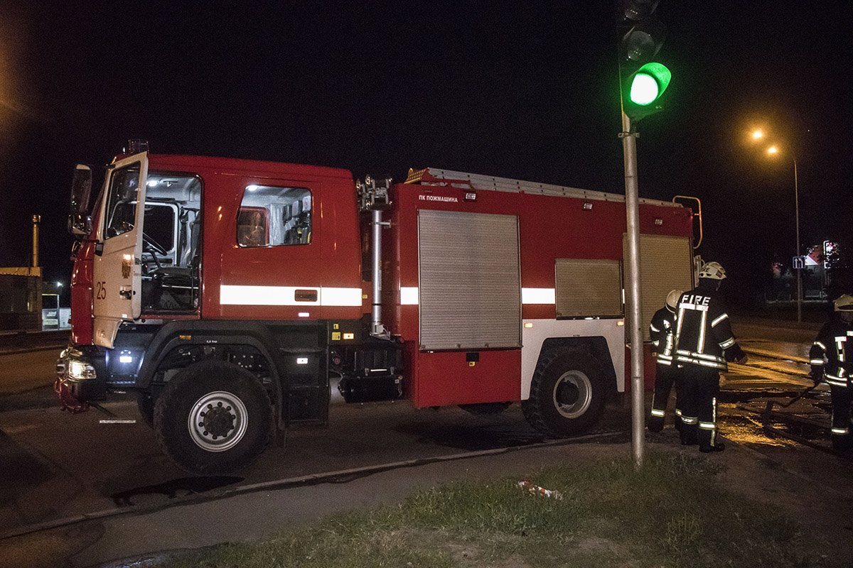 На место происшествия выезжало две единицы пожарной техники