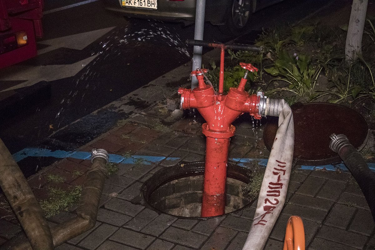 Пожар тушили 2 единицы основной и специальной техники Пожар тушили 2 единицы основной и специальной техники