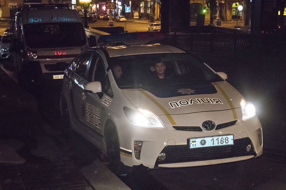 На место оперативно выехали спецслужбы На место оперативно выехали спецслужбы