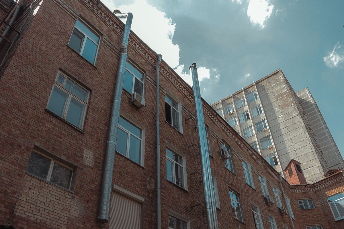 Пожар начался около 11:00