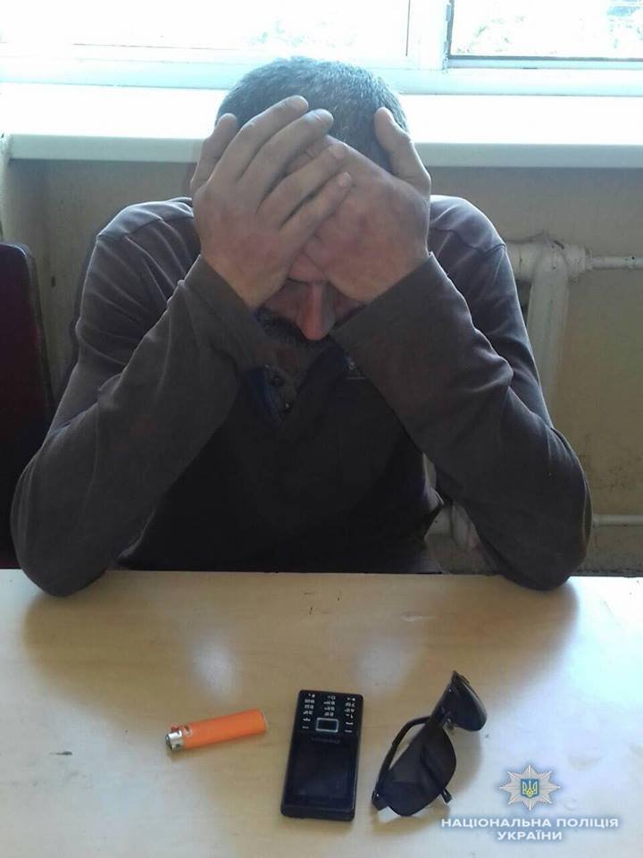 Мужчина бил пожилую женщину кулаками по голове