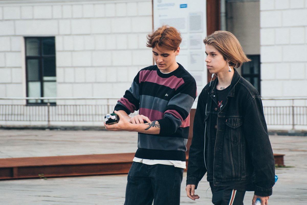 Вечером иногда можно расслабиться и выпить немного горячительного Вечером иногда можно расслабиться и выпить немного горячительного